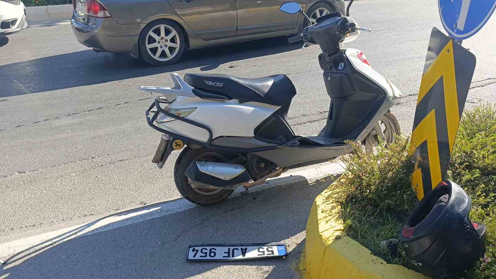 HAFİF TİCARİ ARAÇ İLE MOTORLU BİSİKLET ÇARPIŞTI: 1 YARALI