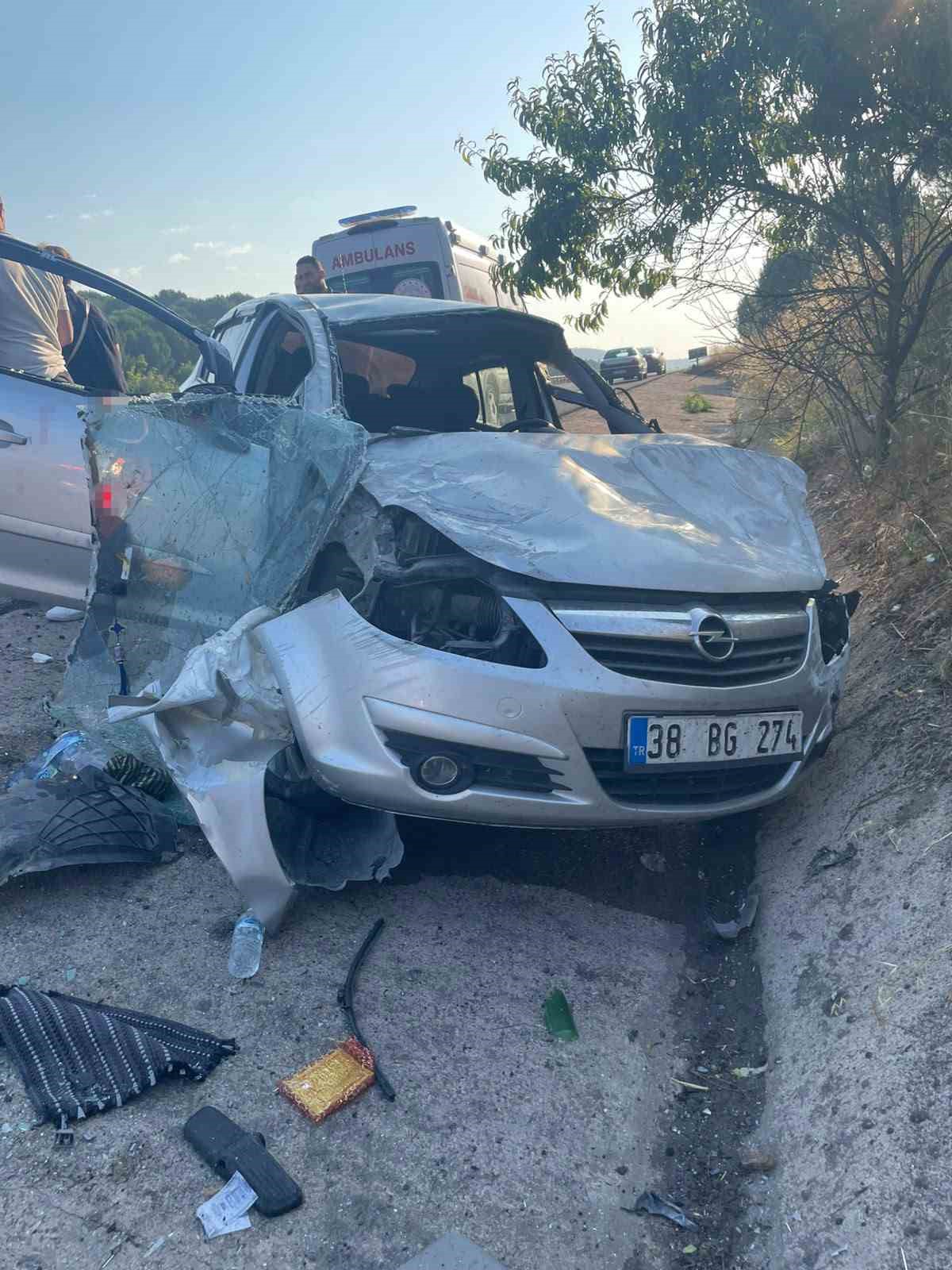 BALIKESİR’DE ŞARAMPOLE UÇAN OTOMOBİLDE 1 KİŞİ YARALANDI