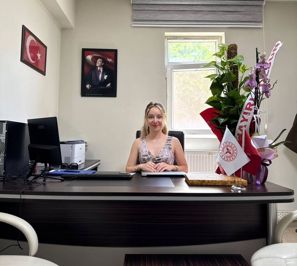 ULUDERE’DE İLK KADIN İLÇE SAĞLIK MÜDÜRÜ GÖREVE BAŞLADI