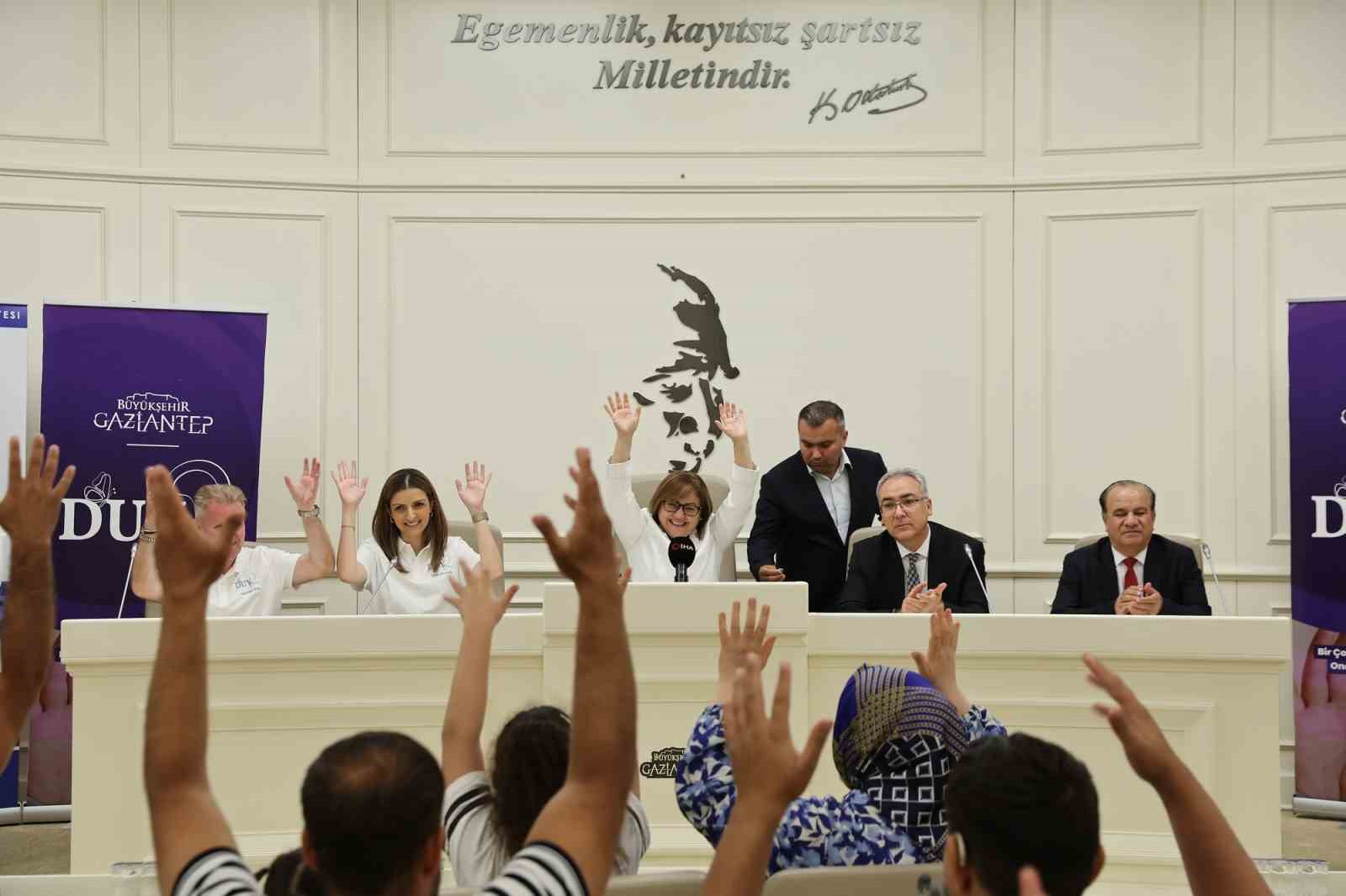 GAZİANTEP BÜYÜKŞEHİR’DEN DEPREM BÖLGESİNDEKİ İŞİTME KAYIPLI ÇOCUKLARA UMUT OLAN PROJE