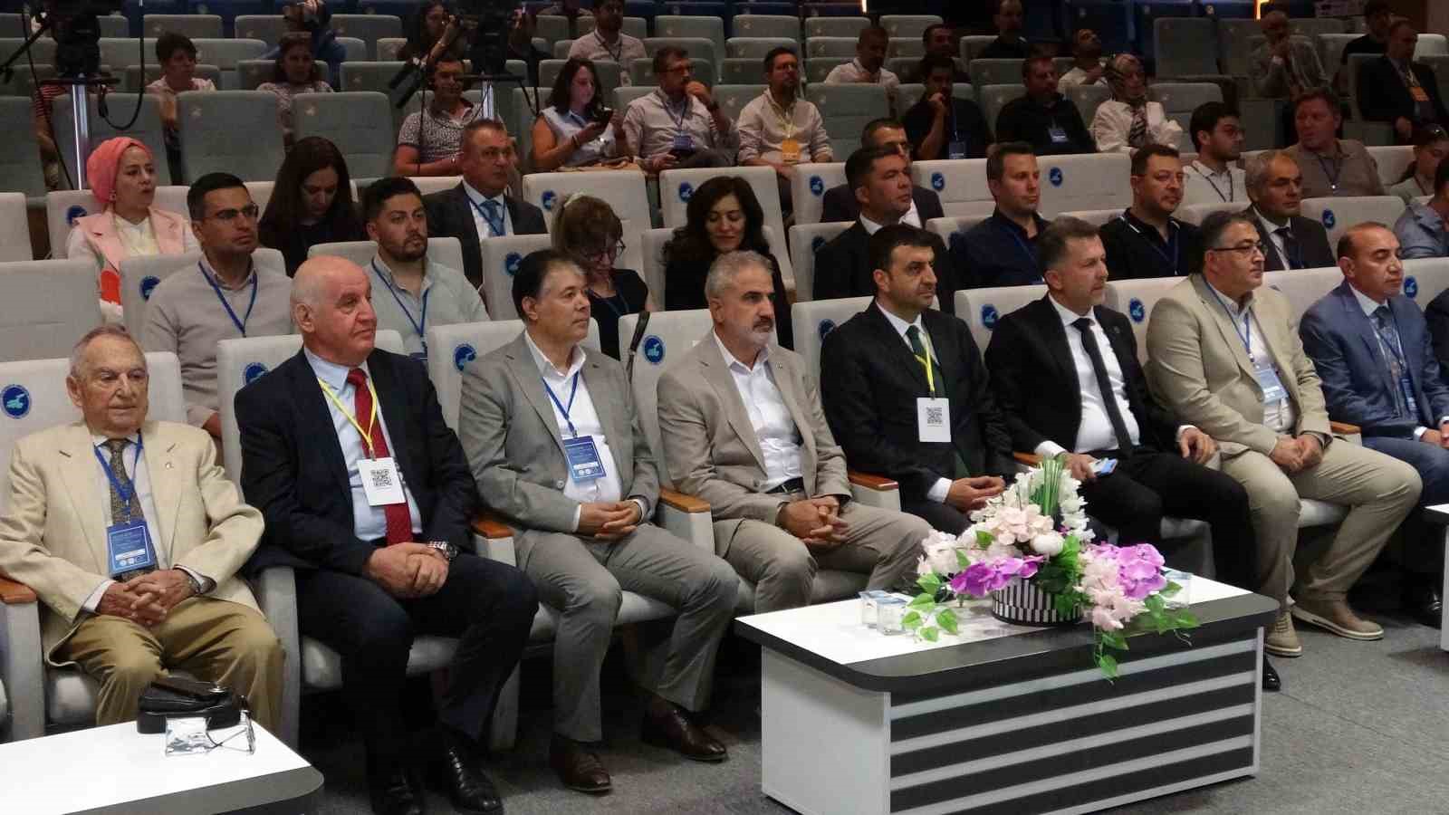 VAN YYÜ’DE ’6. ULUSAL MÜHENDİSLİK JEOLOJİSİ VE JEOTEKNİK SEMPOZYUMU’ BAŞLADI