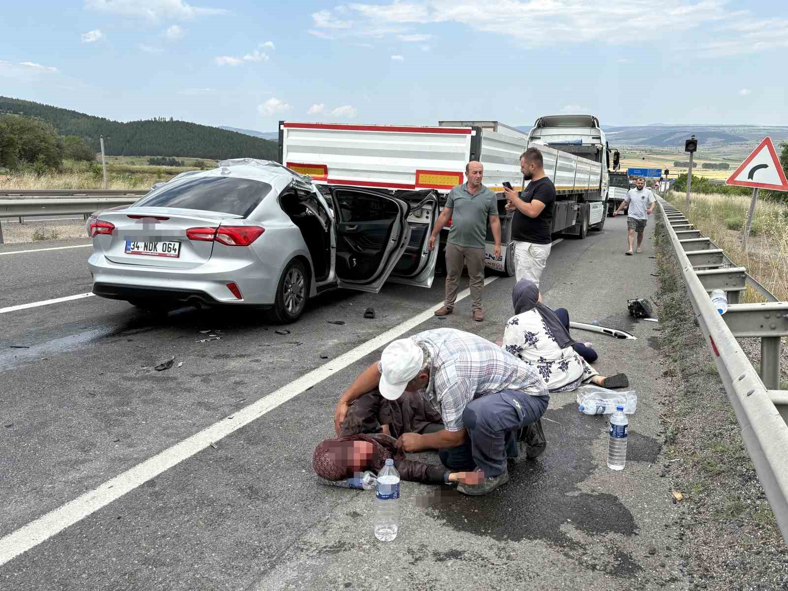 KEMİKLİ RAMPALARI’NDA FECİ KAZA: 1 ÖLÜ, 8 YARALI