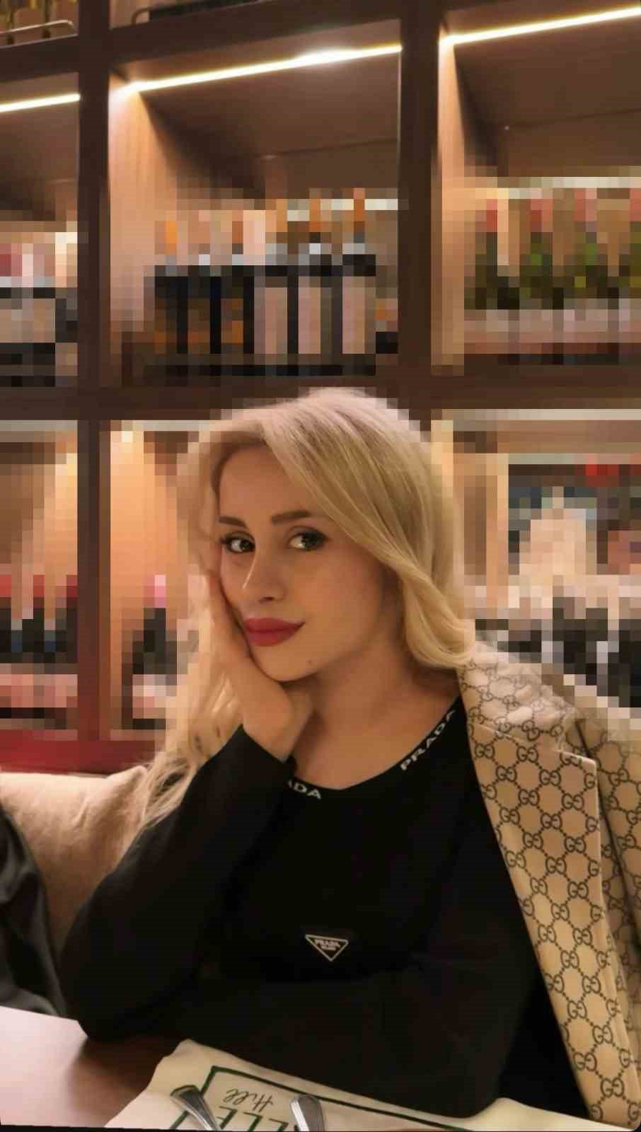 BAŞAKŞEHİR’DE ALKOLLÜ OLDUĞU İLERİ SÜRÜLEN SÜRÜCÜ KALDIRIMDAKİ GENÇ KIZA ÇARPTI