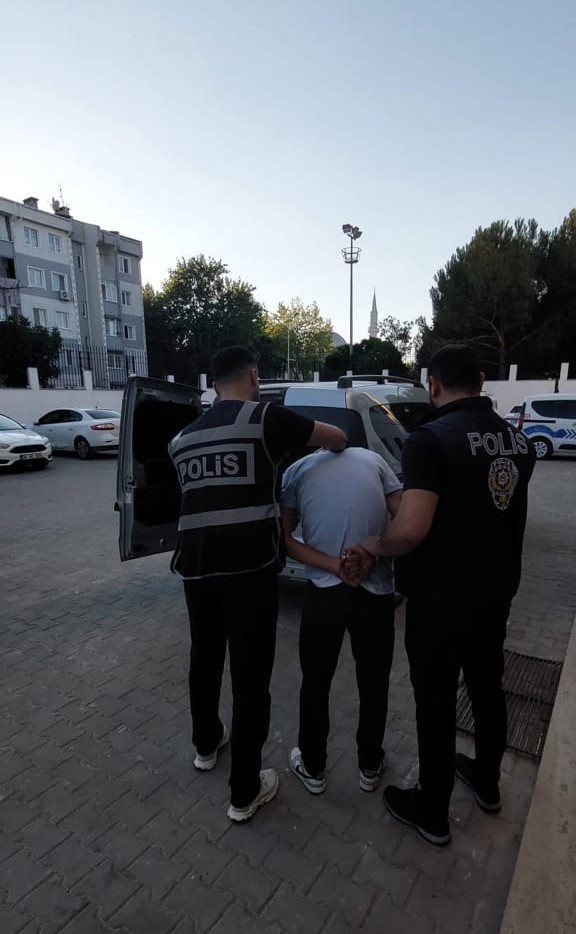 KİRALIK ARAÇLA GELDİĞİ İLÇEDE 3 HIRSIZLIK OLAYINA KARIŞAN ŞÜPHELİ YAKALANDI