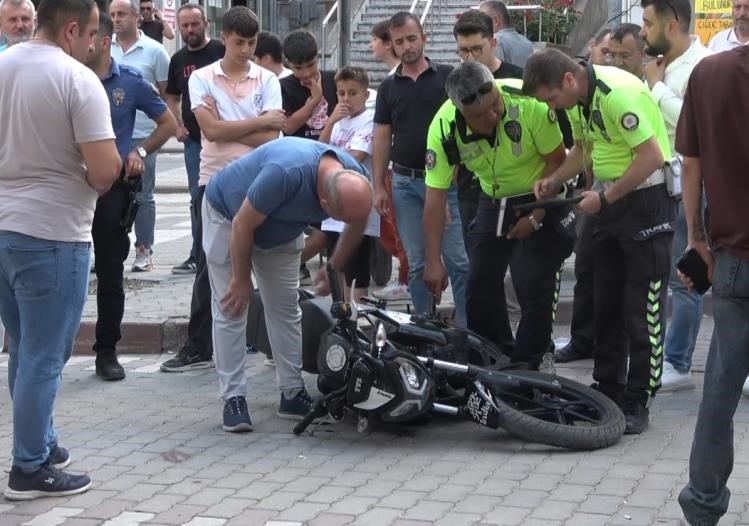 TAVŞANLI’DA TRAFİK KAZASI: 2 YARALI