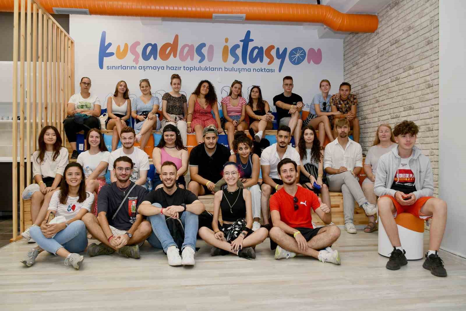 KUŞADASI BELEDİYESİ’NDEN GENÇLERE YAZ DESTEĞİ