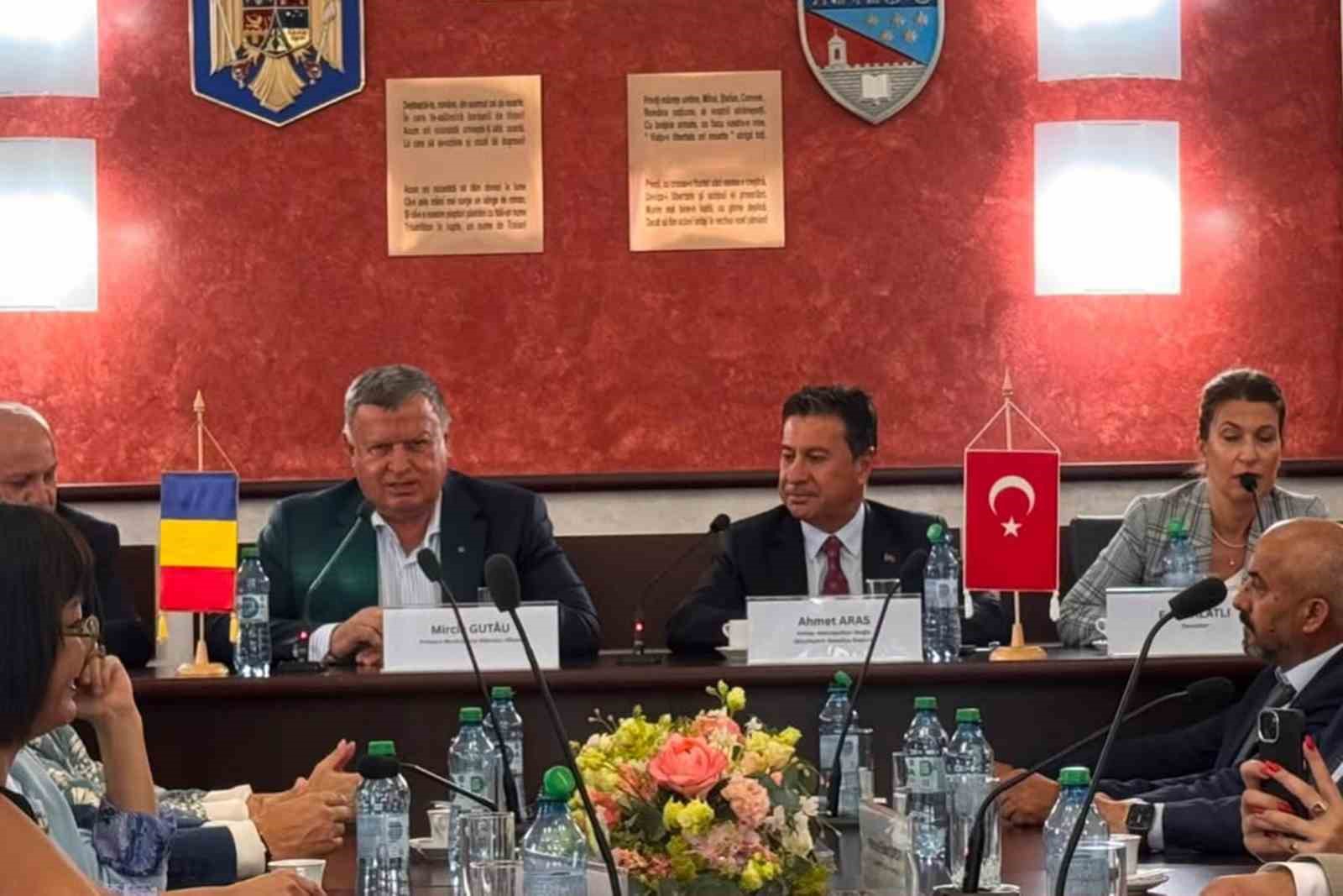 BAŞKAN ARAS, ROMANYA’DA KARDEŞ KENT TEMASLARINDA BULUNDU