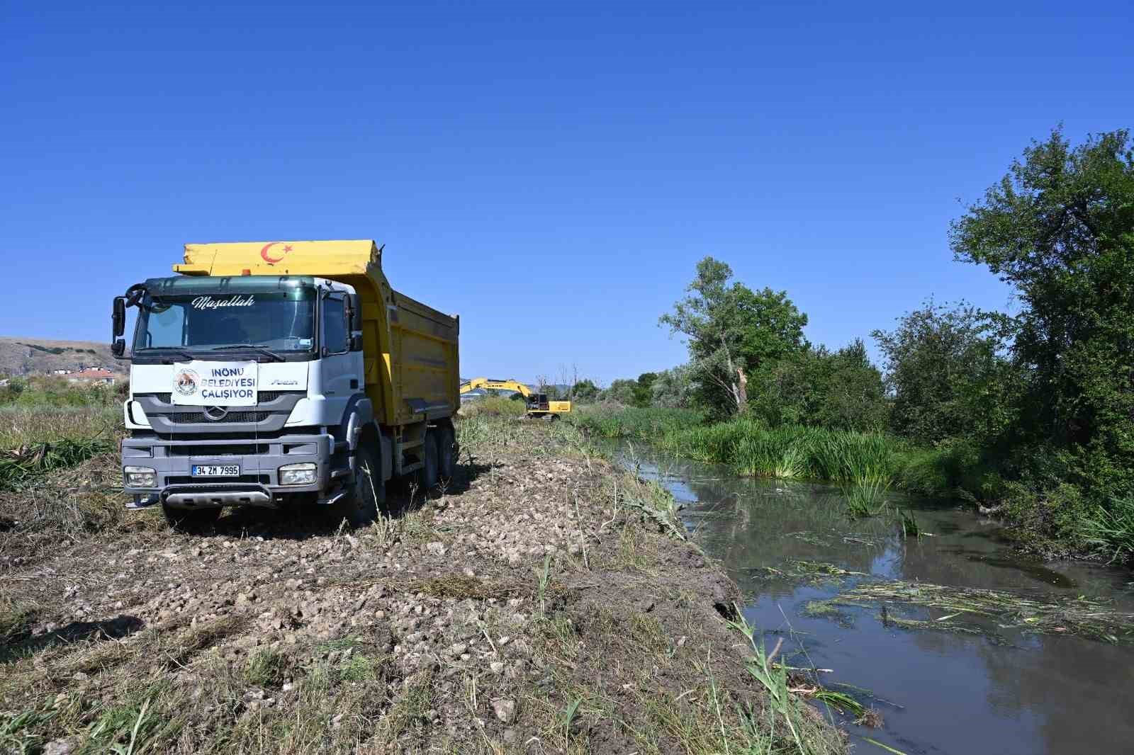 İNÖNÜ BELEDİYESİ’NDEN SARI SU DERESİ’NDE KAPSAMLI TEMİZLİK ÇALIŞMASI