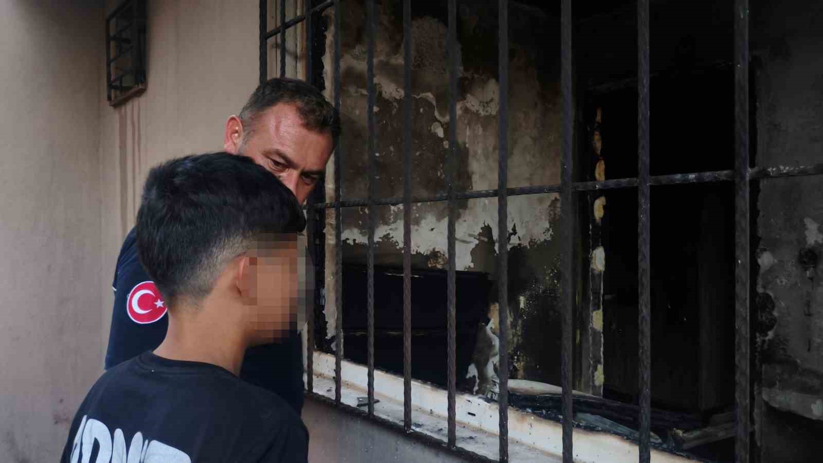 ANTALYA’DA 13 YAŞINDAKİ ÇOCUK ÇAKMAKLA OYNARKEN EVİ YAKTI