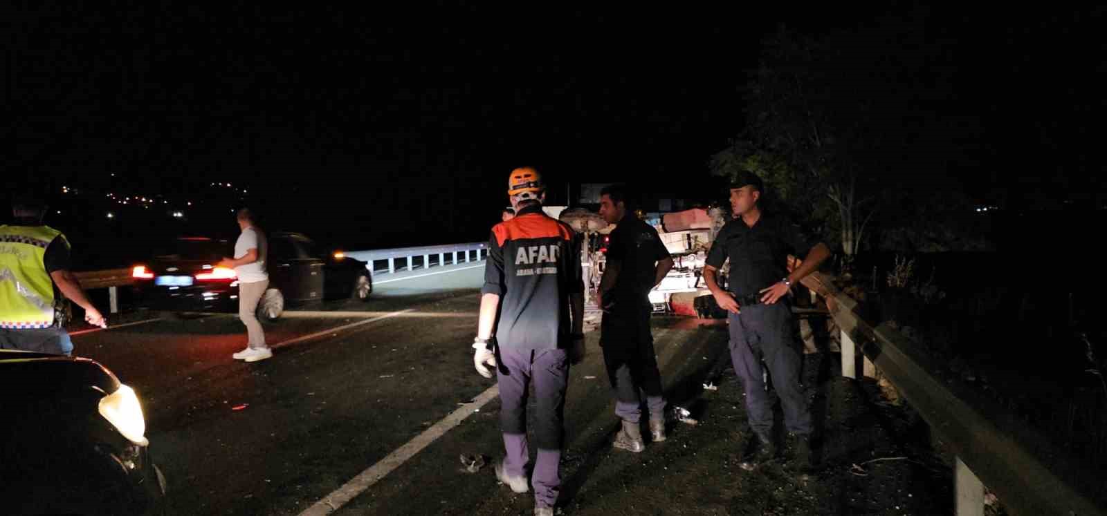 ELAZIĞ’DA MİNİBÜS İLE TRAKTÖR ÇARPIŞTI: 1 YARALI
