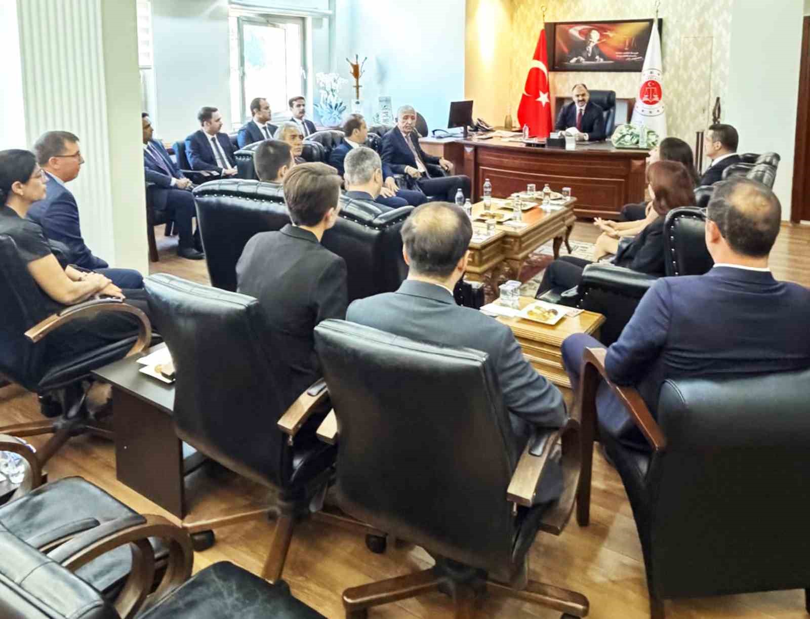 MUĞLA CUMHURİYET BAŞSAVCISI KAYAKÖZÜ GÖREVE BAŞLADI