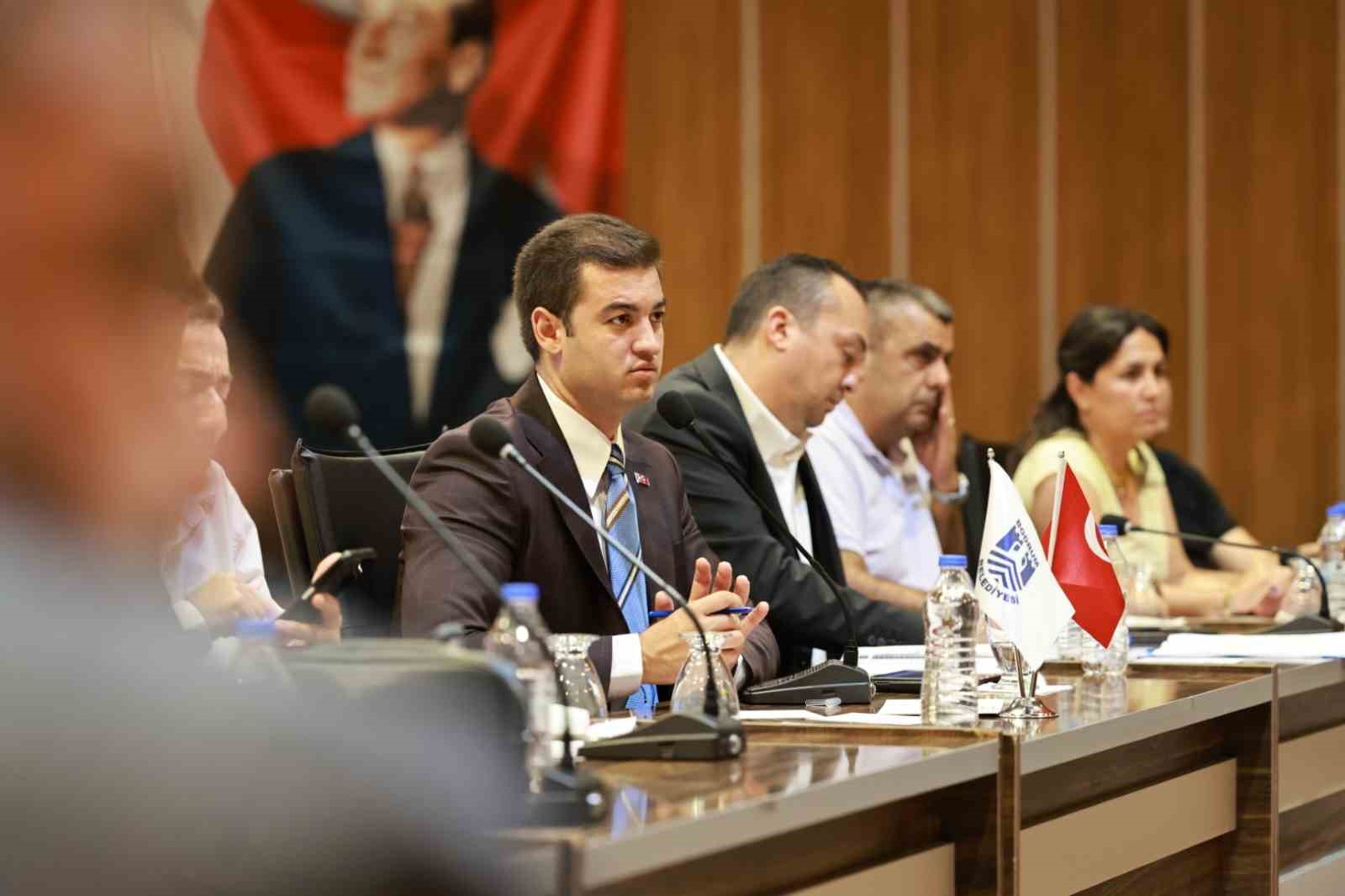BAŞKAN MANDALİNCİ MUHTARLARLA BİR ARAYA GELDİ