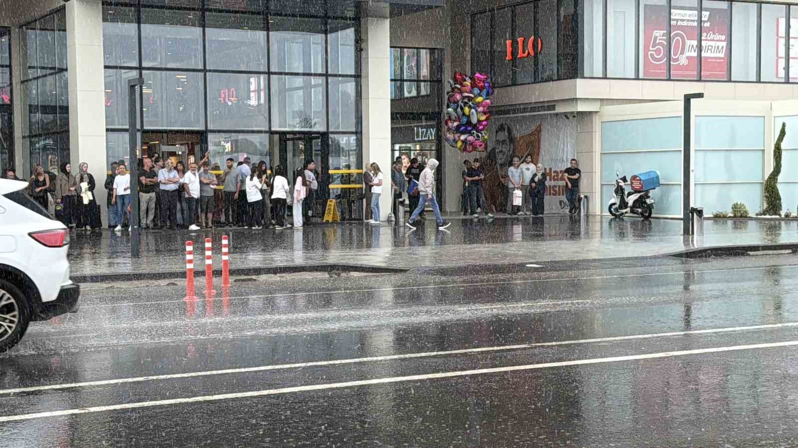 DÜZCE’DE SAĞANAK YAĞIŞ ETKİLİ OLDU