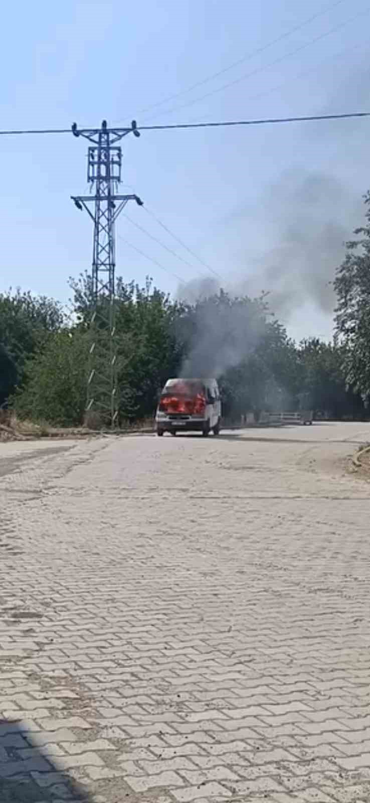 ELAZIĞ’DA MİNİBÜS YANGINI
