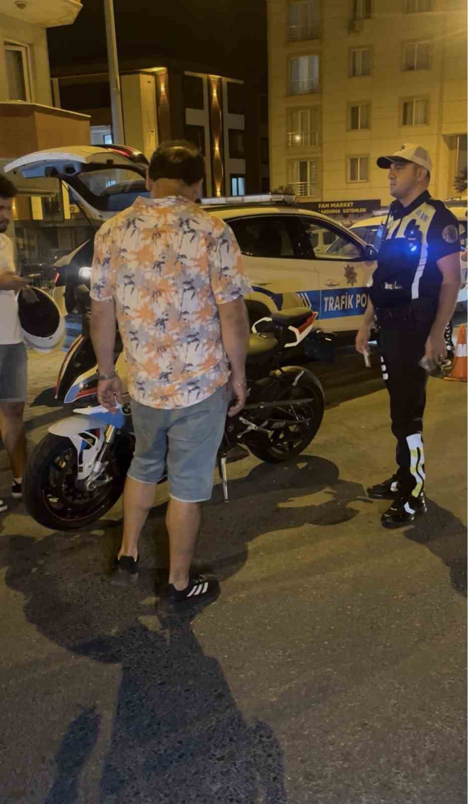 ÇORLU’DA AKROBATİK HAREKETLER YAPAN MOTOSİKLETLİYE AĞIR CEZA