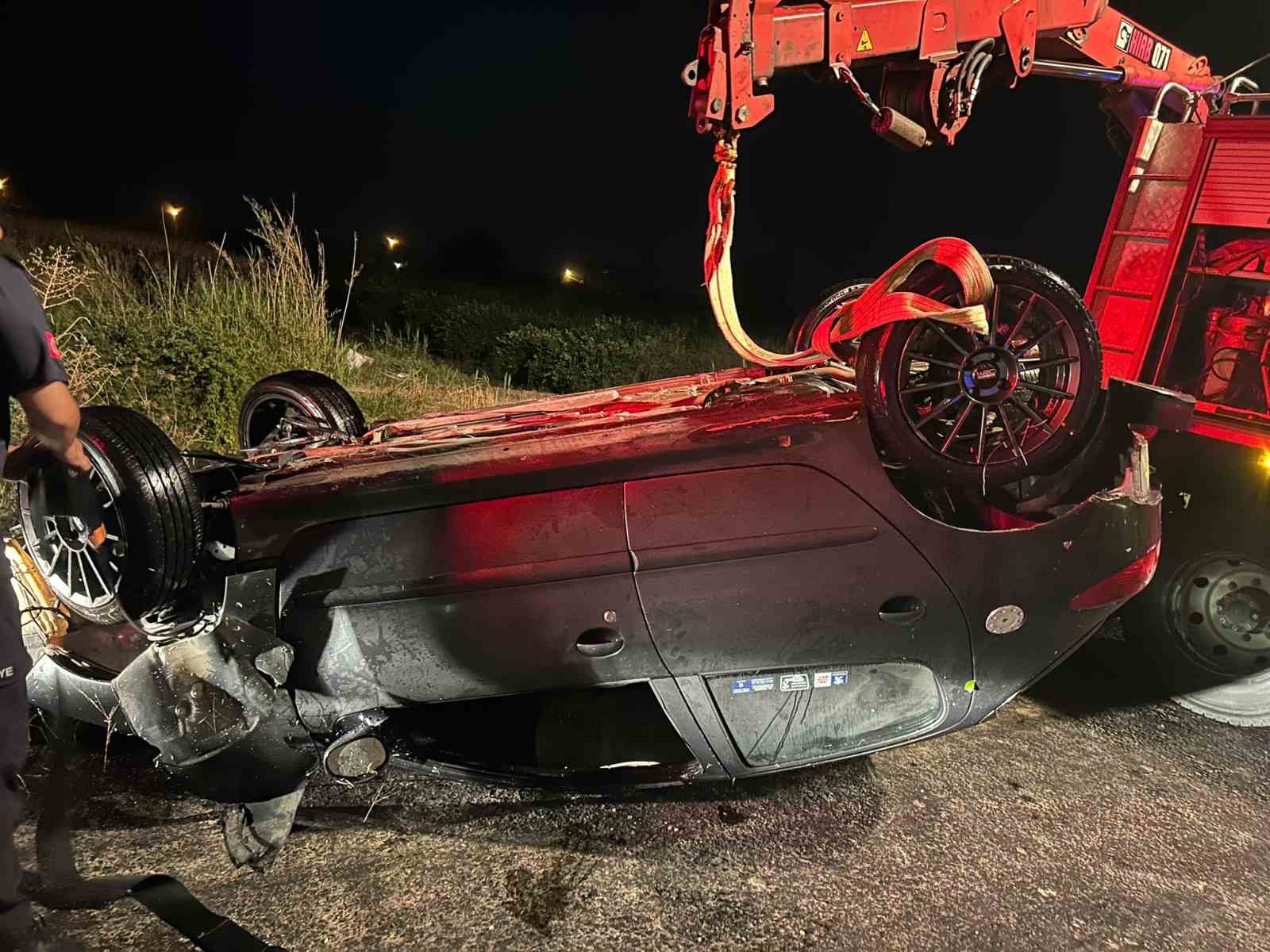 KONTROLDEN ÇIKAN OTOMOBİL SULAMA KANALINA DEVRİLDİ: 1 ÖLÜ