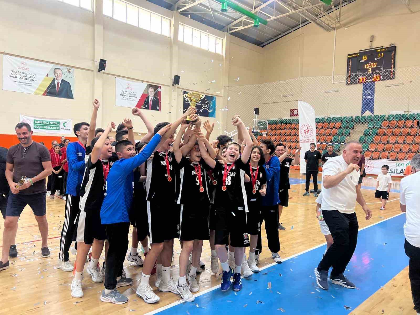 MİNİKLER HENTBOL TÜRKİYE ŞAMPİYONASI KUŞADASI’NDA TAMAMLANDI