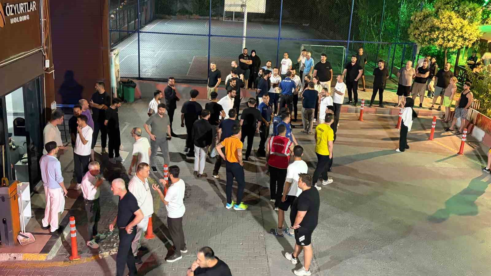 ESENYURT’TA SİTEYE GİRİŞ KAVGASINDA 3 KİŞİ YARALANDI