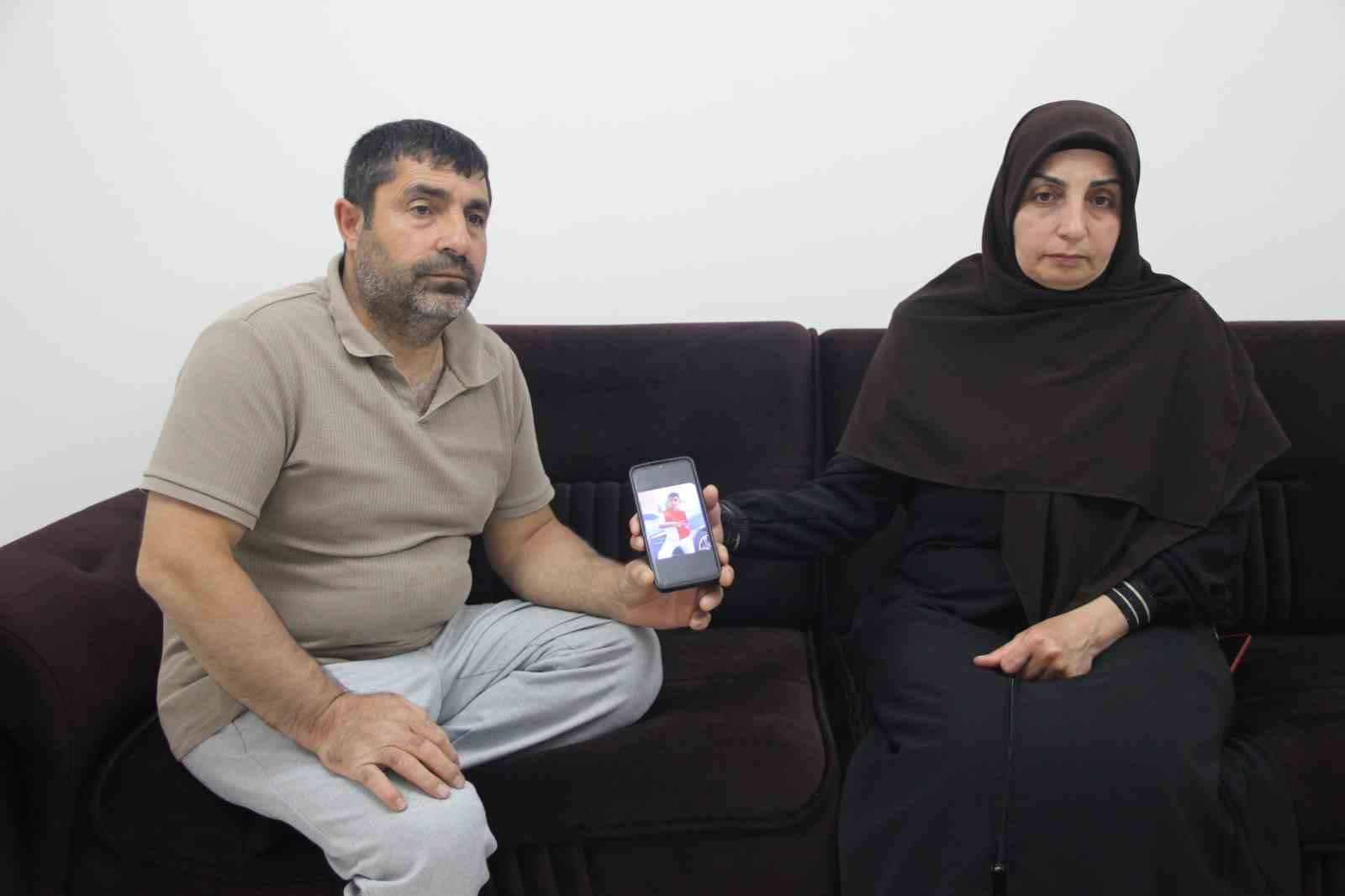 ALPEREN’İ ÖLDÜREN EHLİYETSİZ VE ALKOLLÜ SÜRÜCÜNÜN TAHLİYESİNE AİLEDEN TEPKİ: "BU TRAFİK KAZASI DEĞİL, RESMEN KATLETTİ"