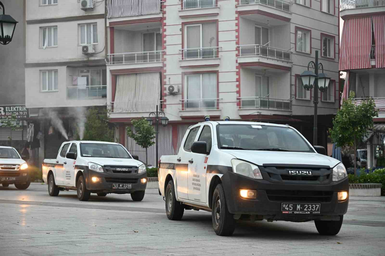 MANİSA BÜYÜKŞEHİR’DEN SARIGÖL GENELİNDE İLAÇLAMA ÇALIŞMASI