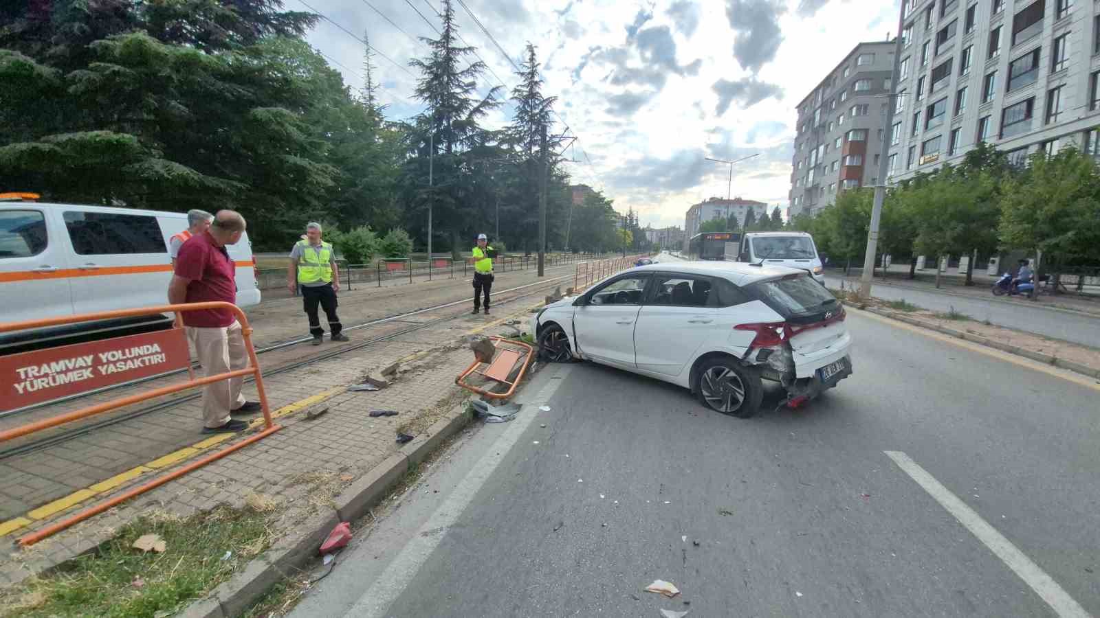 ESKİŞEHİR’DE TRAFİK KAZASI: ANNE VE 4 YAŞINDAKİ KIZI YARALANDI