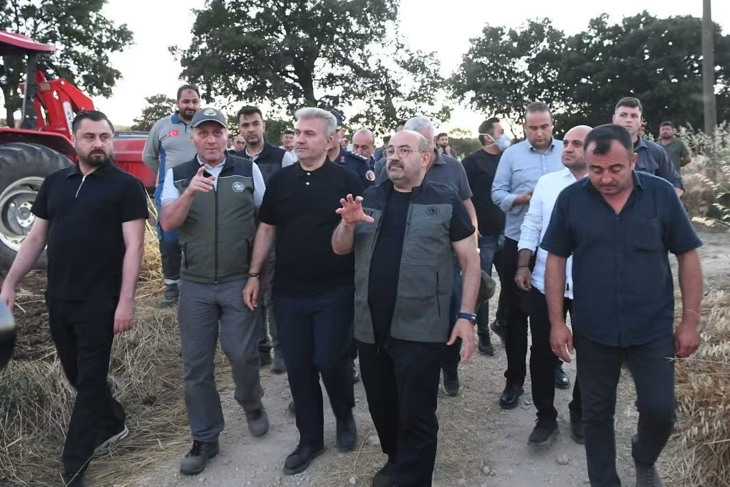 BALIKESİR VALİSİ USTAOĞLU: "550 PERSONELLE YANGINLARA MÜDAHALEMİZ DEVAM EDİYOR"