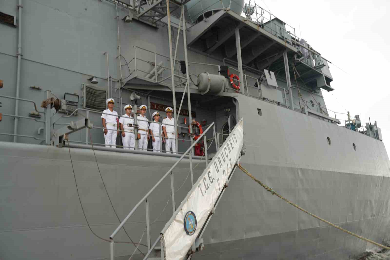 TÜRK DONANMASINDAN ATLANTİK’İN ÖTESİNDE GÜÇ GÖSTERİSİ: TCG ORUÇREİS NEW YORK’TA