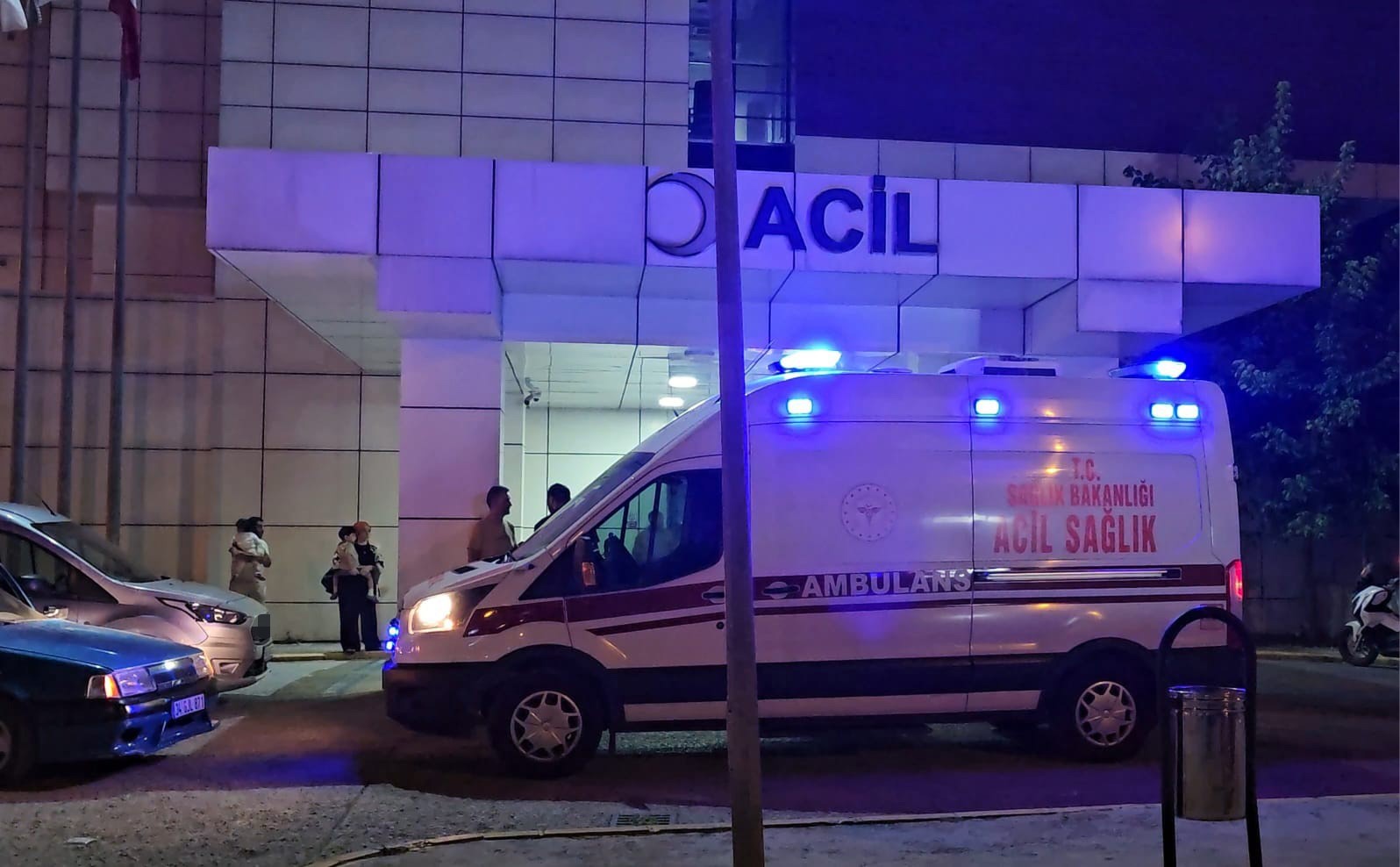 HAVUZA DÜŞEN 5 YAŞINDAKİ ÇOCUK YAŞAM MÜCADELESİ VERİYOR