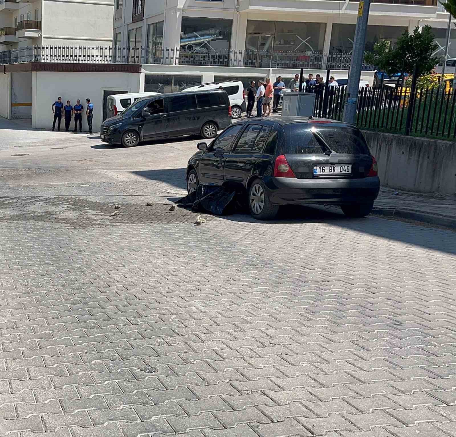 ÇÖP KAMYONUNUN ÇARPTIĞI YAŞLI ADAM HAYATINI KAYBETTİ