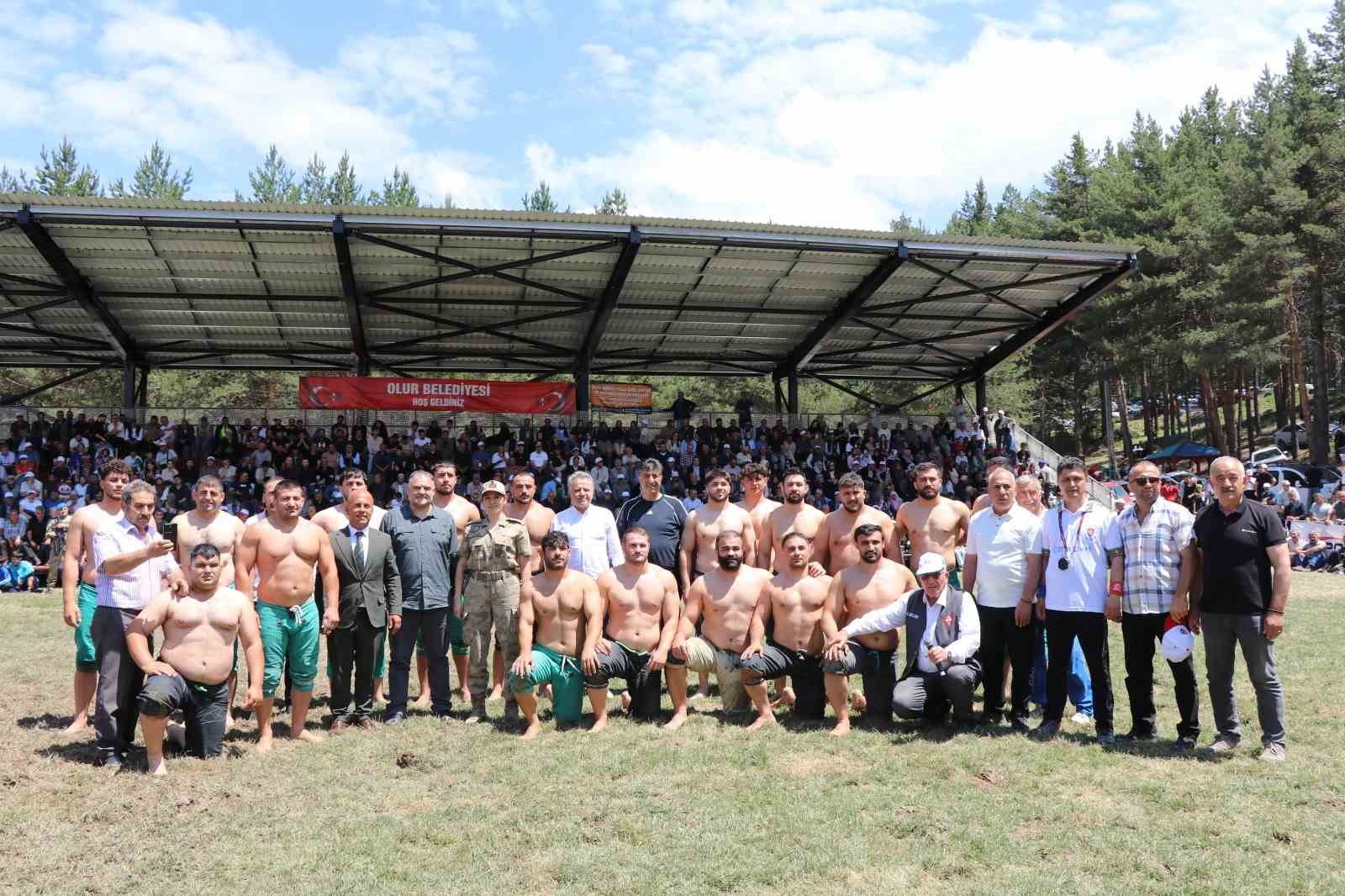 AKDAĞ KARAKUCAK GÜREŞLERİ’NİN BAŞPEHLİVANI KENAN GÖR OLDU