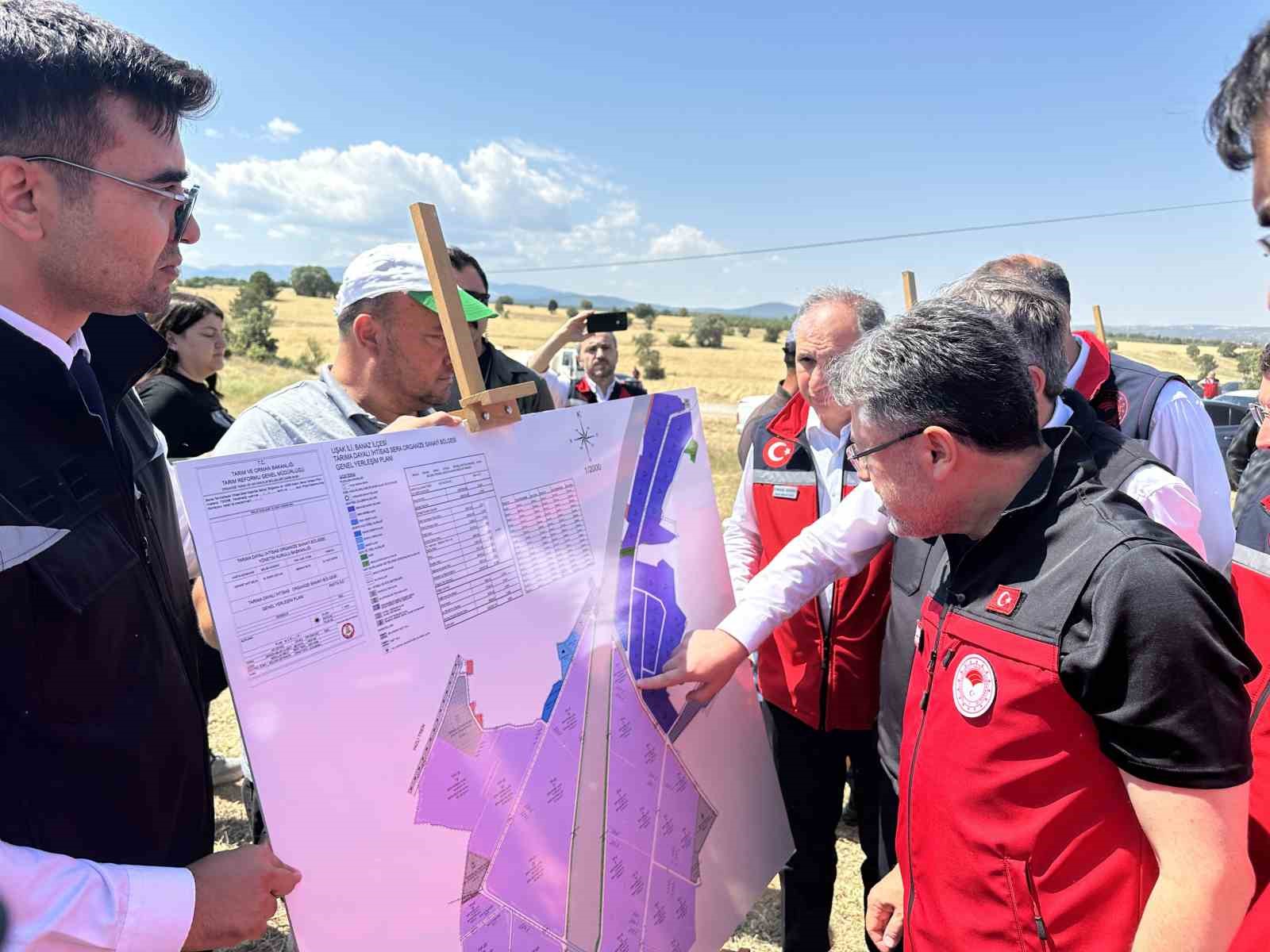 BAKAN YUMAKLI AÇIKLADI: UŞAK’TA 12 MİLYAR TL’LİK YATIRIMDA YÜZDE 75’İ KADIN 2 BİN 500 KİŞİ İSTİHDAM EDİLECEK