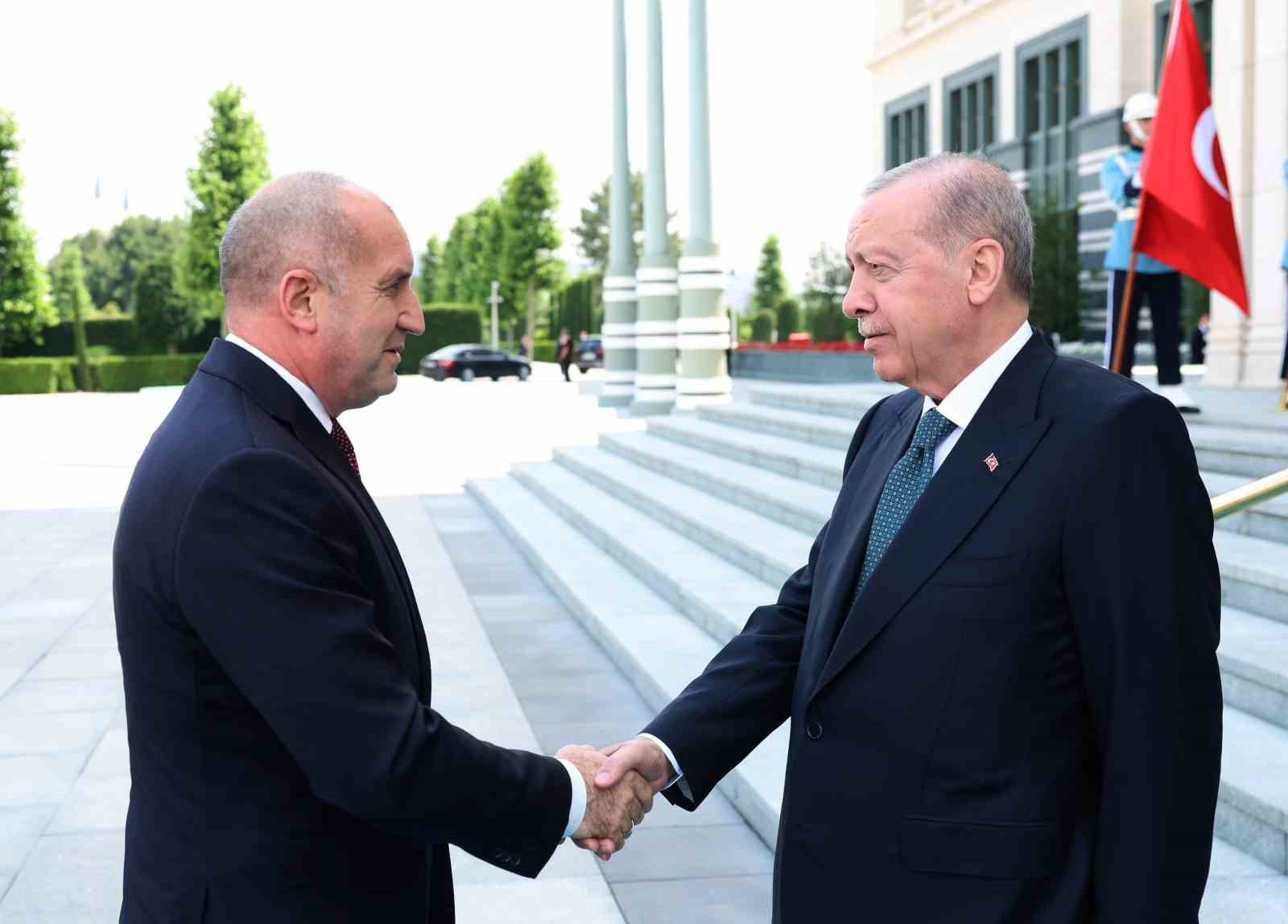 CUMHURBAŞKANI ERDOĞAN, BULGARİSTAN BAŞBAKANI RADEV’İ KABUL ETTİ