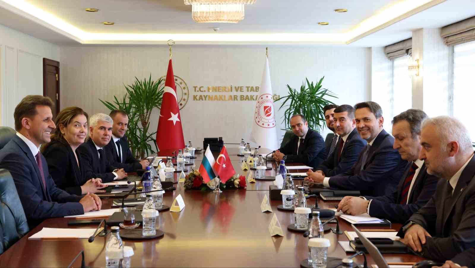 TÜRKİYE İLE BULGARİSTAN ARASINDA DOĞAL GAZDA İŞ BİRLİĞİ PROTOKOLÜ İMZALANDI