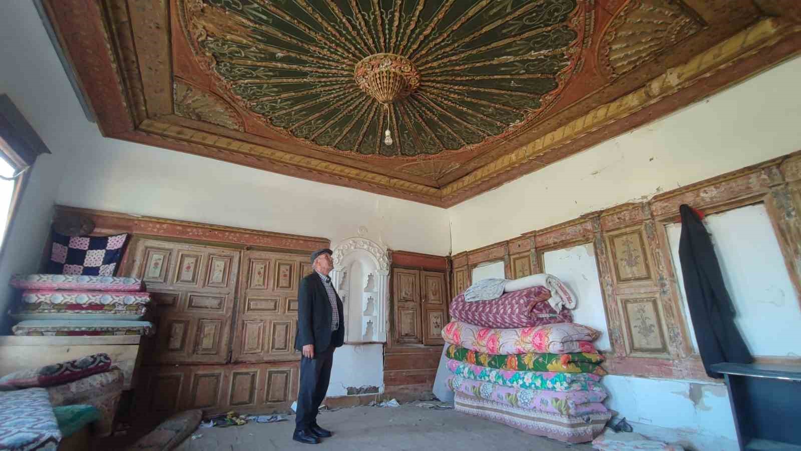 200 YILLIK KARACABEY KONAĞI VE TARİHİ HAMAMI İLGİ BEKLİYOR