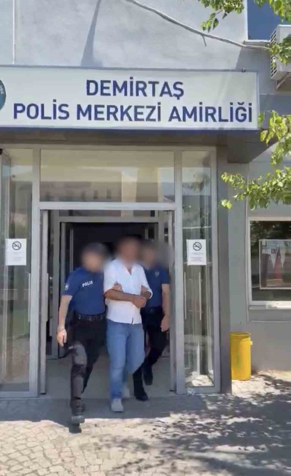 BURSA’DA HAKKINDA KESİNLEŞMİŞ HAPİS CEZASI BULUNAN 3 FİRARİ YAKALANDI