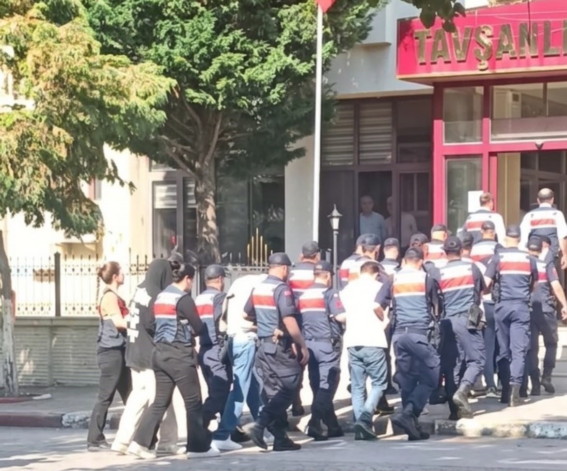 KÜTAHYA’DA YASA DIŞI BAHİS OPERASYONU, 8 ŞÜPHELİ ADLİ KONTROLLE SERBEST