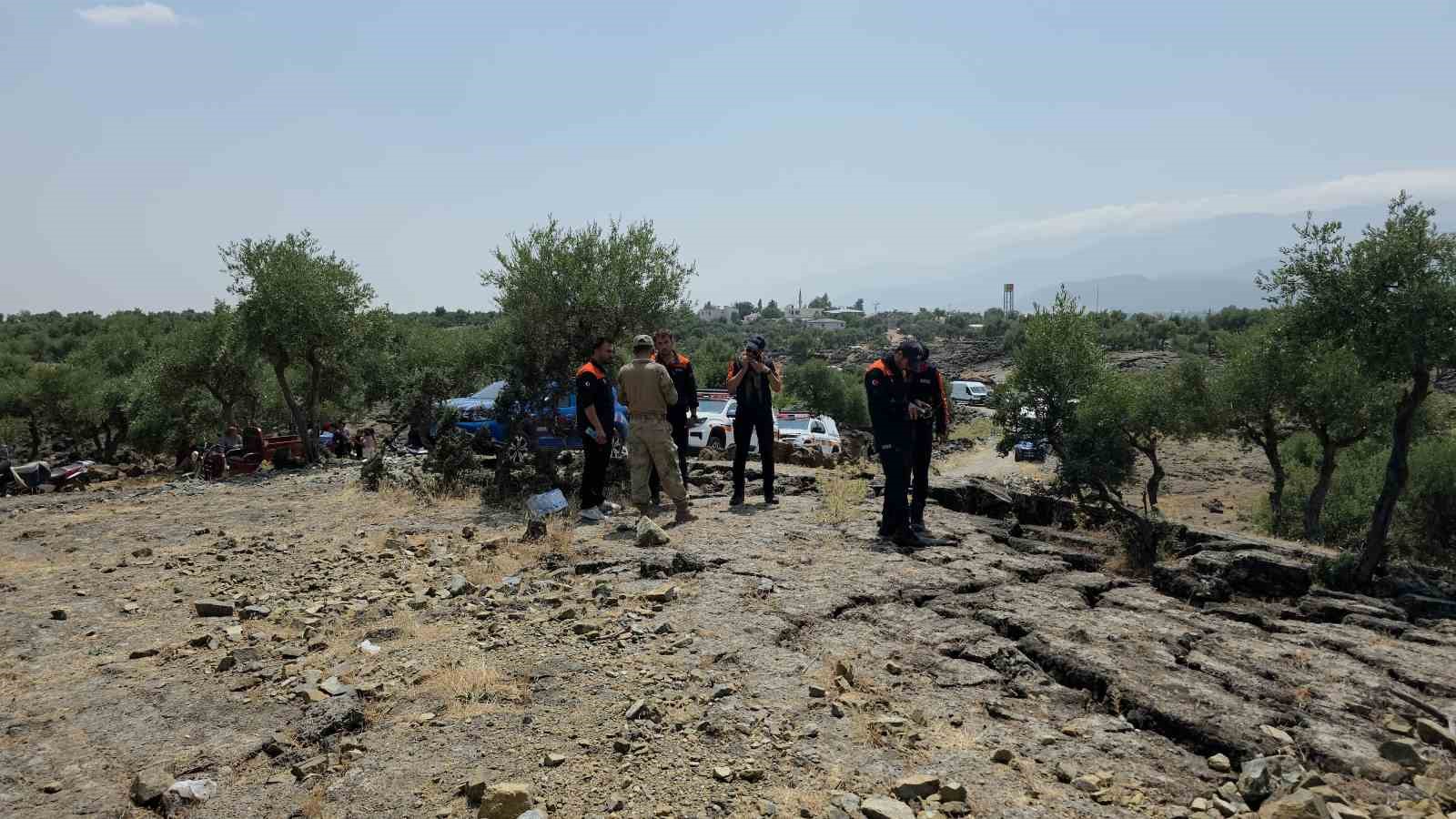 OĞLAK OTLATMAYA ÇIKTIKTAN SONRA KAYBOLAN KADIN, VOLKANİK ARAZİDE ARANIYOR