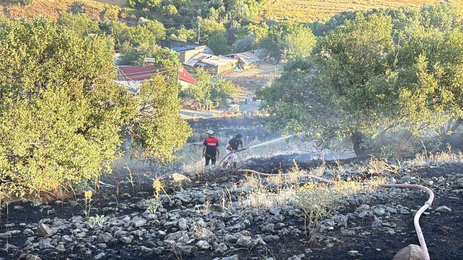 ELAZIĞ’DA ARAZİ YANGINI