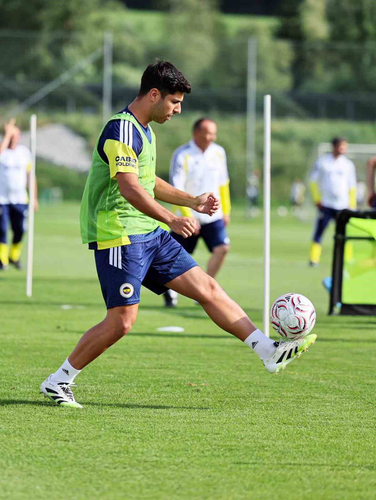 FENERBAHÇE, GÜNÜ ÇİFT ANTRENMANLA TAMAMLADI