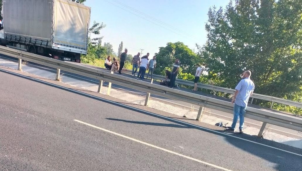 KAZAYA KARIŞAN HEMŞİRE ÇİFT, HAYAT İÇİN SEFERBER OLDU