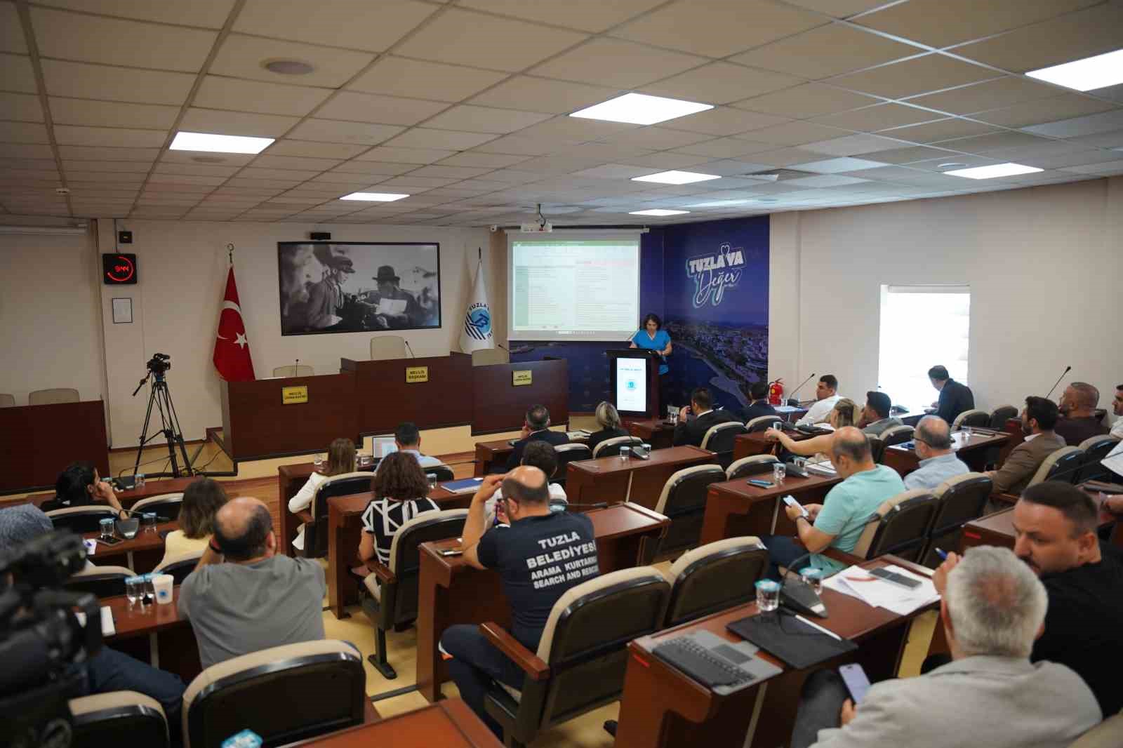 TUZLA’DA YEREL EŞİTLİK İÇİN ÖNEMLİ BİR ADIM DAHA ATILDI