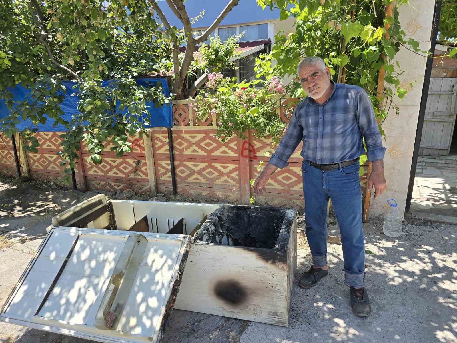 BOMBA GİBİ PATLAYAN BUZDOLABI SONRASI EVDE BÜYÜK MADDİ HASAR OLUŞTU