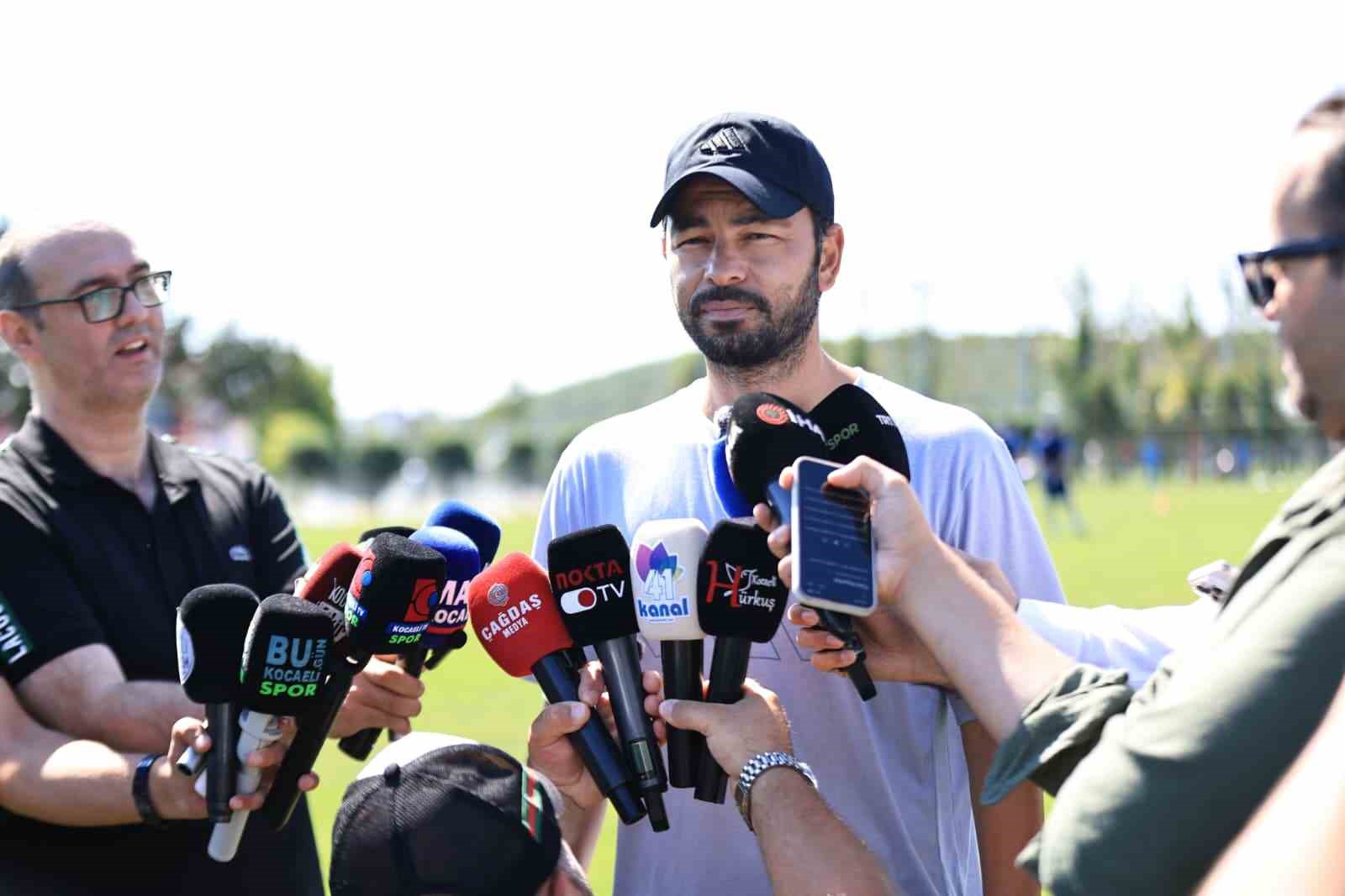 SELÇUK İNAN: "BU SENE DAHA GÜÇLÜ KOCAELİSPOR İZLETMEK İSTİYORUZ"