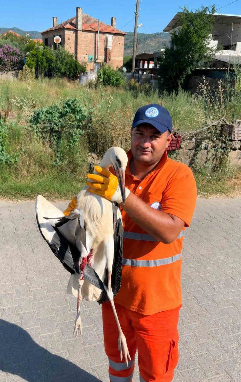 TEMİZLİK PERSONELİNİN DUYARLILIĞI YARALI LEYLEĞE UMUT OLDU