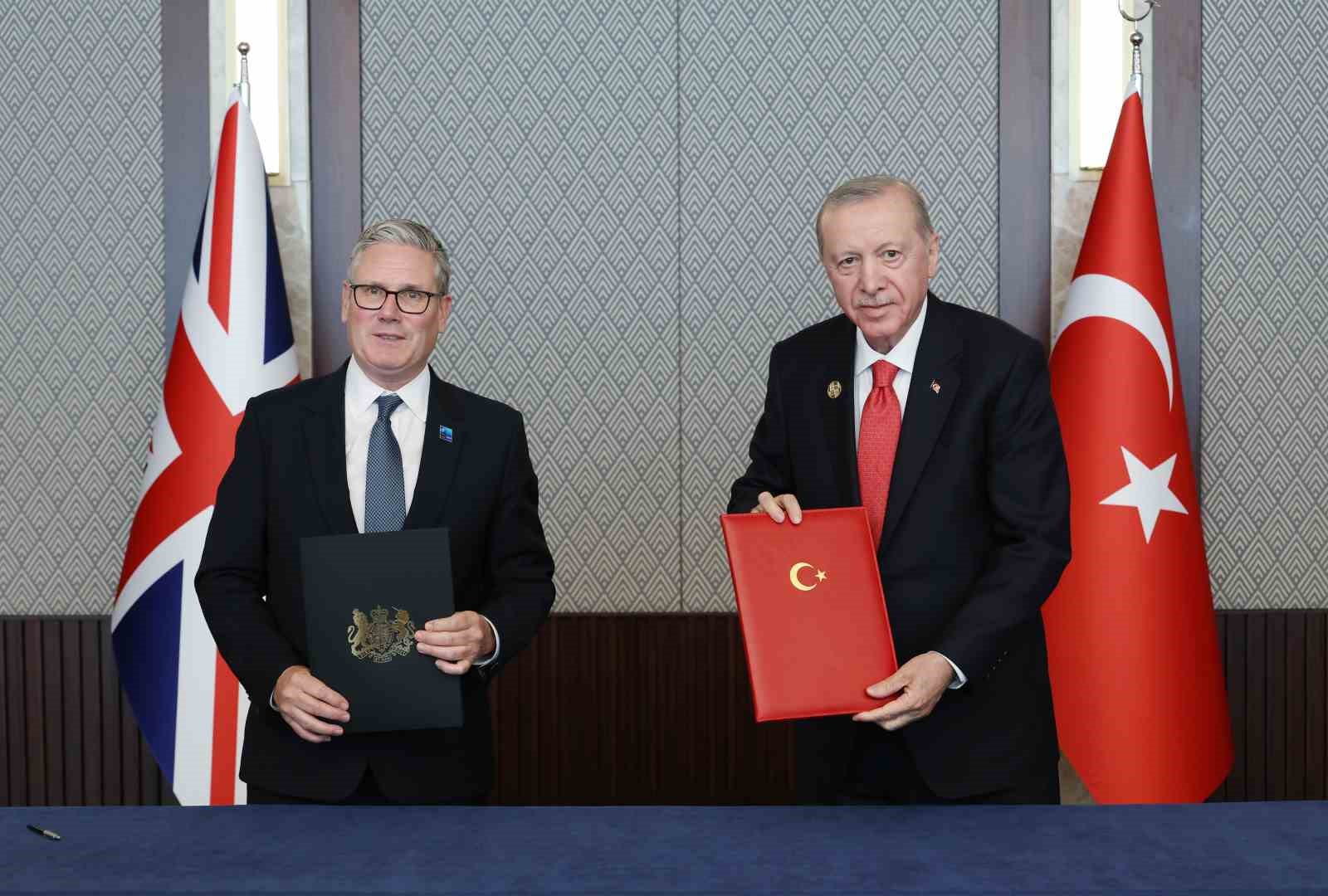 CUMHURBAŞKANI ERDOĞAN VE İNGİLTERE BAŞBAKANI STARMER ARASINDAKİ GÖRÜŞMEDE, TÜRKİYE İLE BİRLEŞİK KRALLIK ARASINDA GÜVENLİK VE SAVUNMA ORTAKLIĞI BELGESİ İMZALANDI.