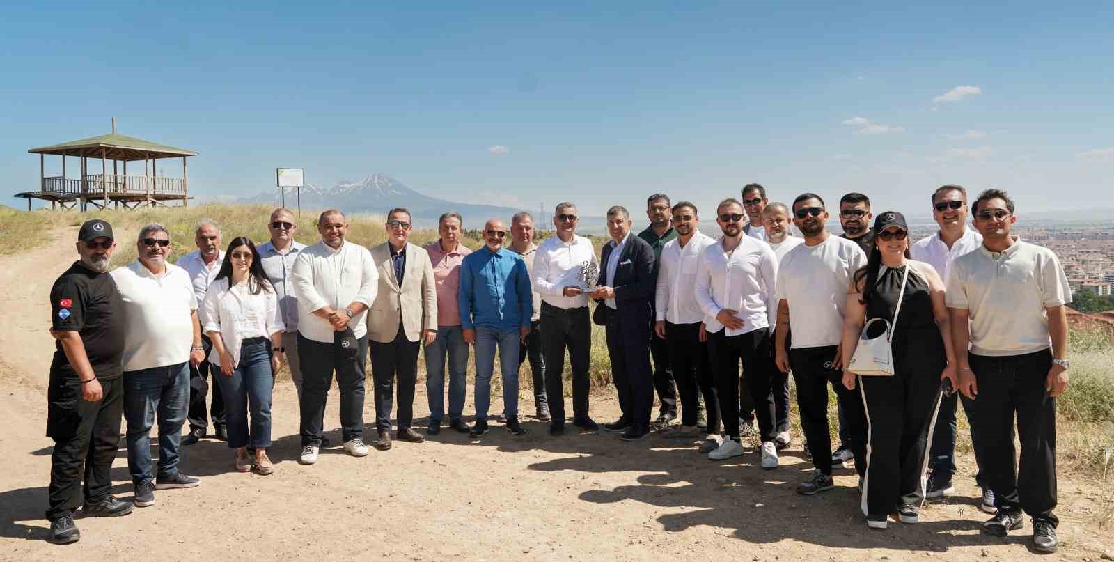 KÂMİL KOÇ VE MERCEDES-BENZ TÜRK’TEN 100’ÜNCÜ YILA ÖZEL HATIRA ORMANI