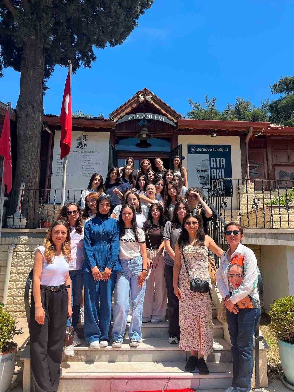 BİN LİSELİ GENÇ MÜZELERLE TANIŞTI