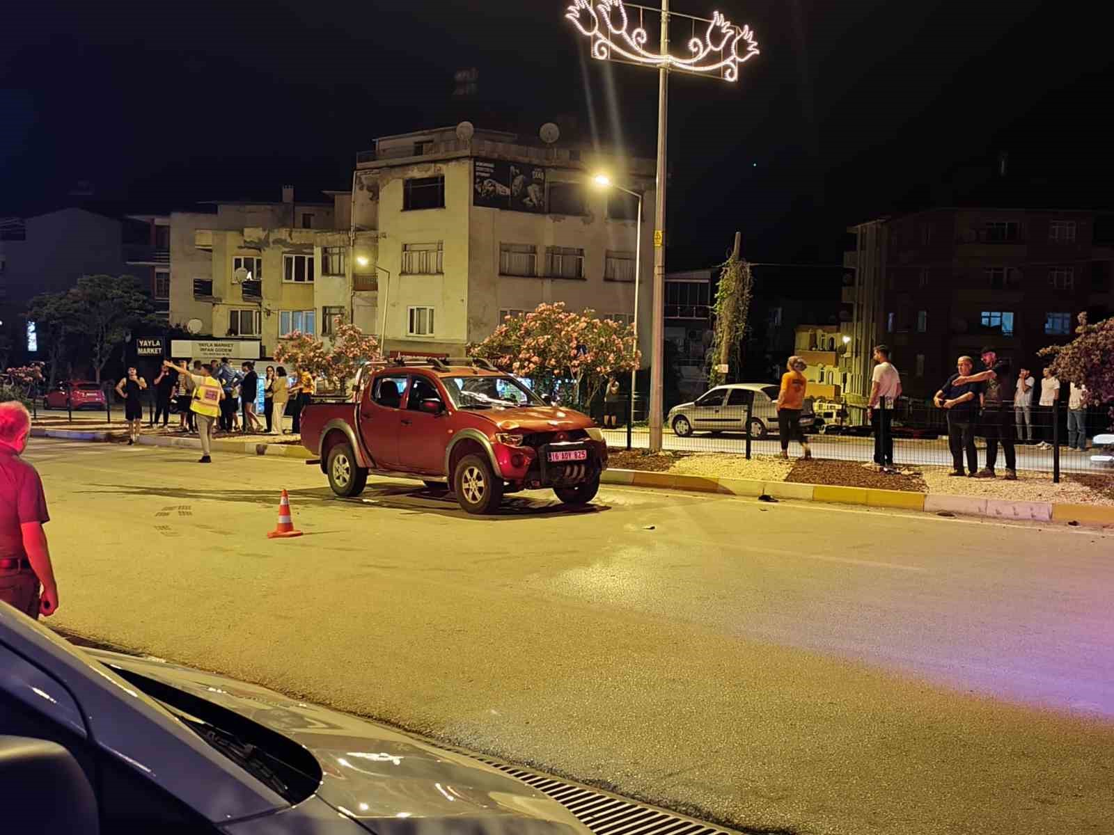 MOTOSİKLETLE YAYA GEÇİDİNDEN GEÇEYİM DERKEN HASTANELİK OLDULAR