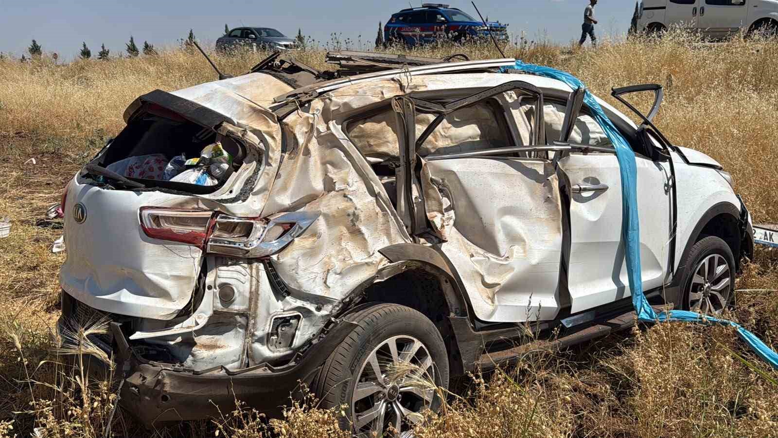 TATİL YOLUNDA UYKU KAZAYA NEDEN OLDU: 5 YARALI