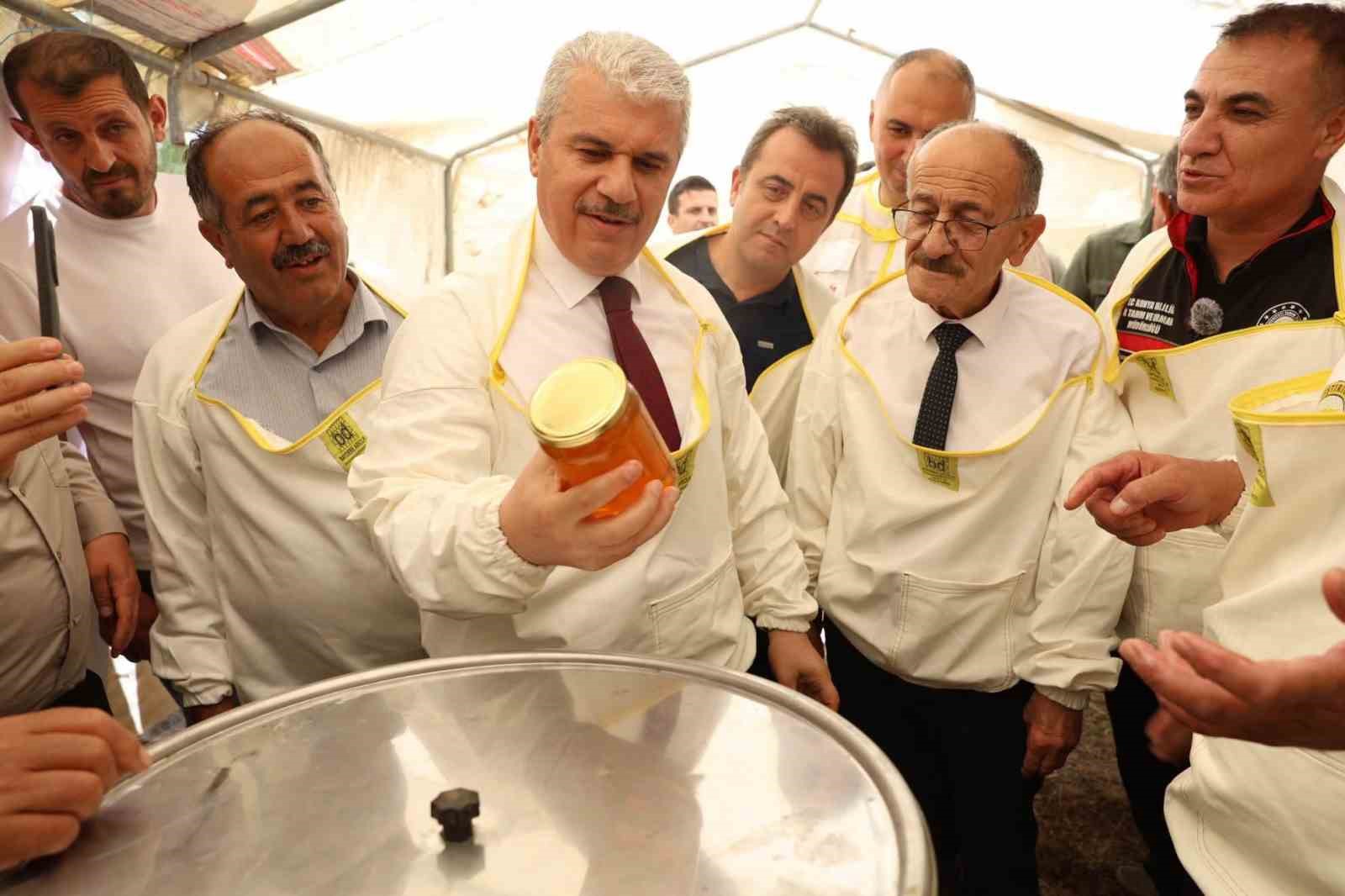 KONYA’DA GELENEKSEL BAL HASADI PROGRAMI